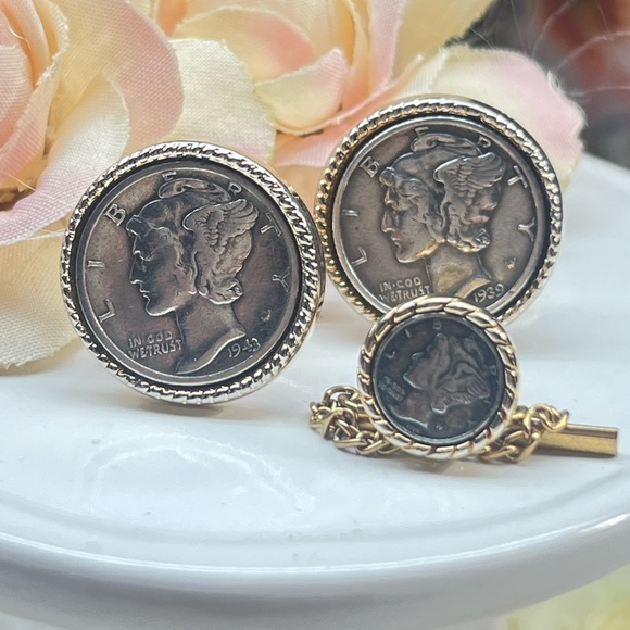 Other - Vintage Men’s Cuff and Tie Clip Set